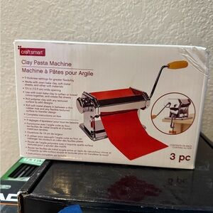 Craftsmart Clay Pasta Machine Roller